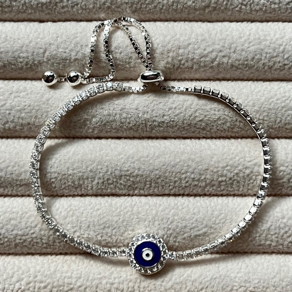 B011 | Blue Enamel Evil Eye Bracelet - Picture 1 of 4